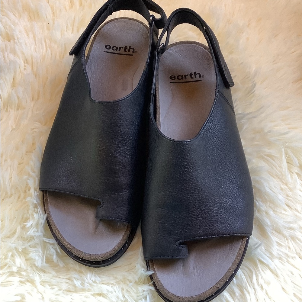 Earth brand sandals
